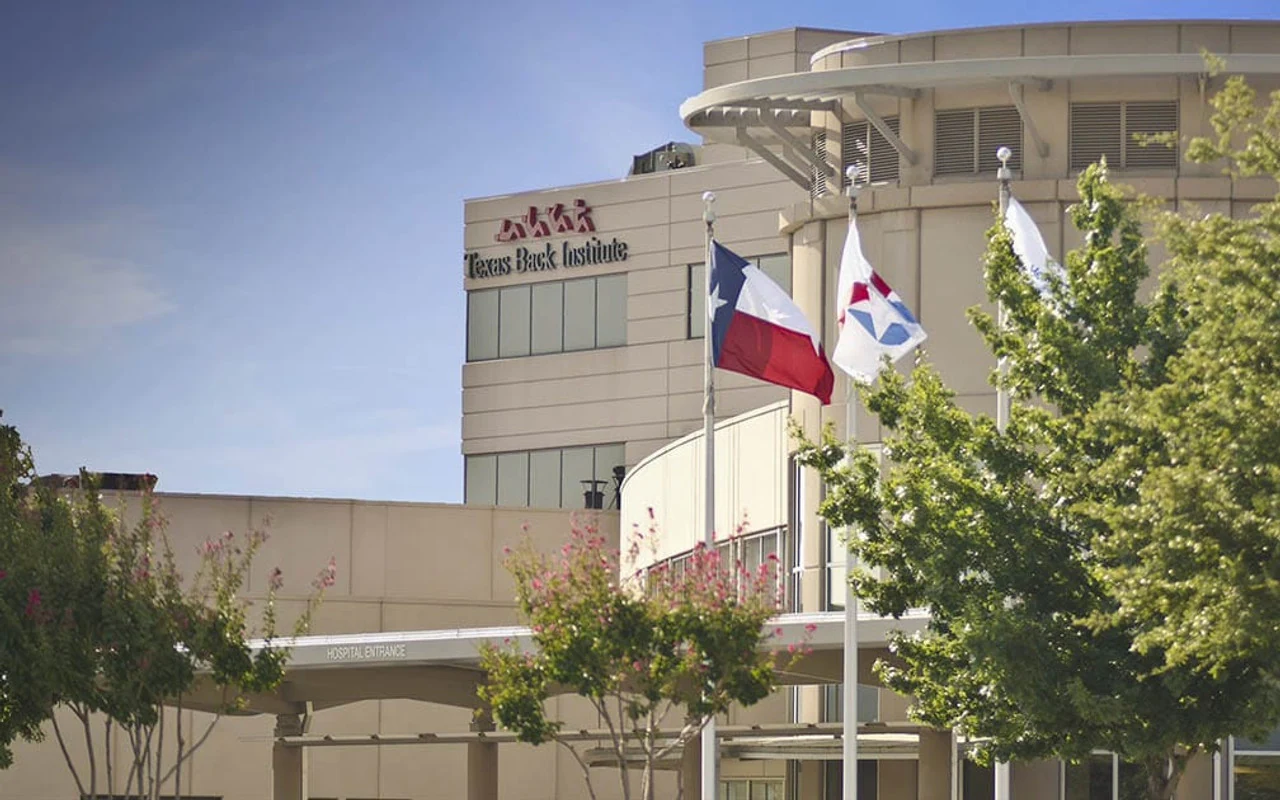 Fachada do Texas Back Institute em Plano, Texas