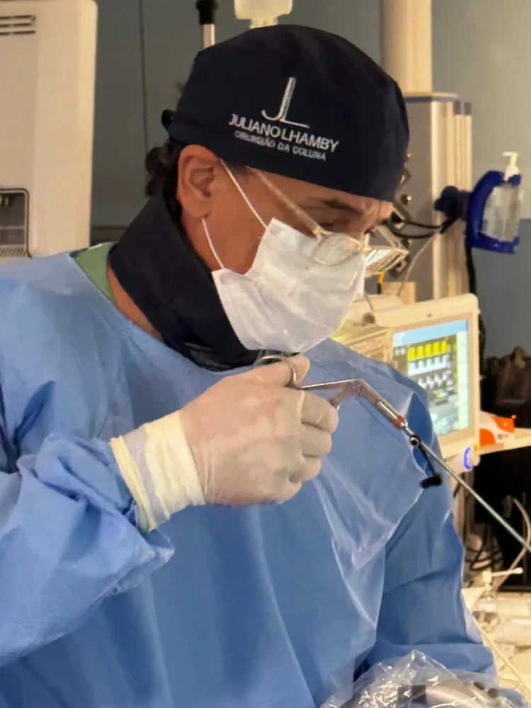 Imagem informativa sobre cirurgia da coluna